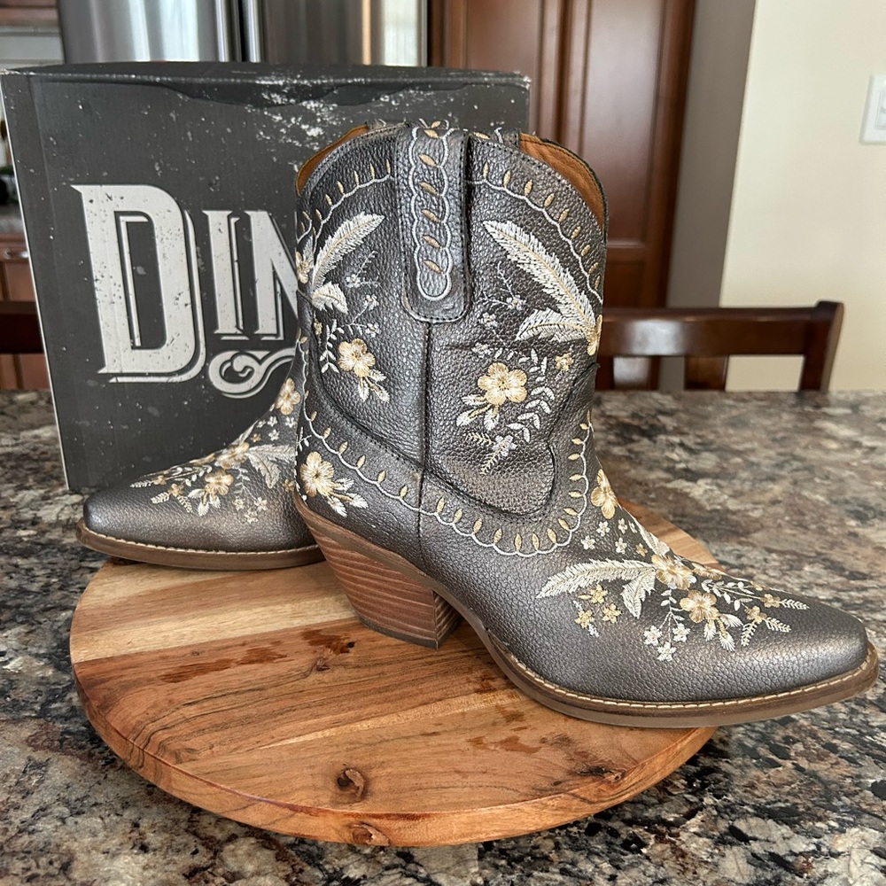Embroidered Gray Western Boots by Dingo